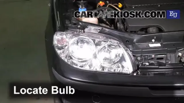 2003 Fiat Punto EX 1.3L 4 Cyl. Turbo Diesel Lights Turn Signal - Front (replace bulb)